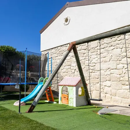בית נופש Oasi Mandrevecchie Giarratana